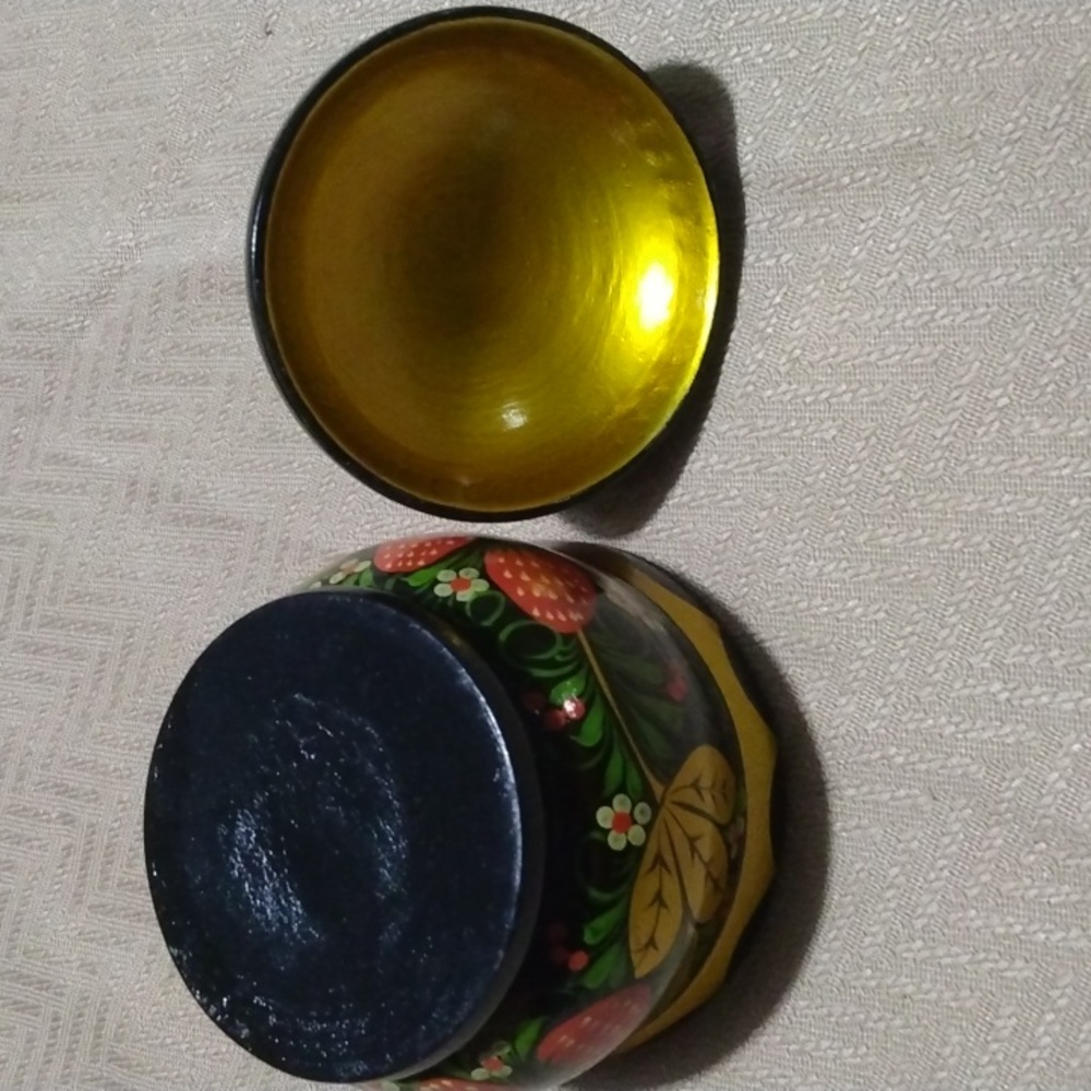 Hand Painted Lacquered Wooden Trinket Box - Picture 3 of 8